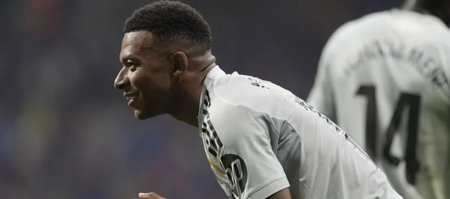 Mbappé shkruan histori në Champions League