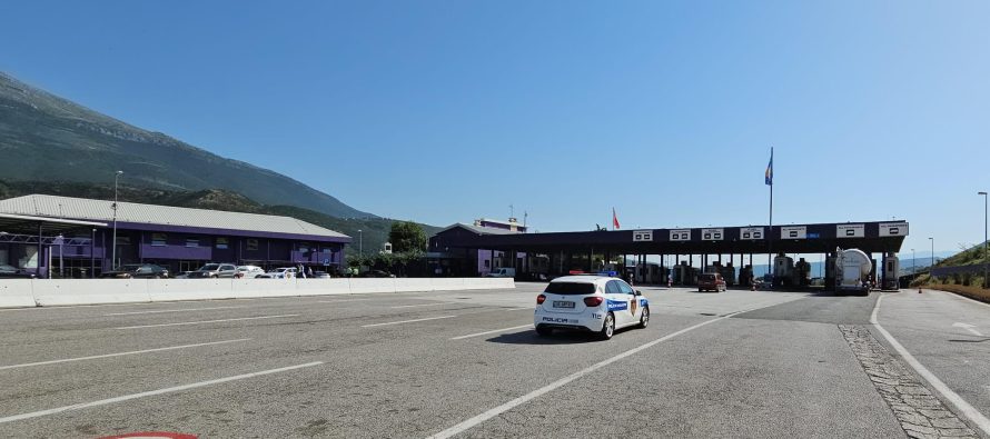 Morinë: Arrestohet 32-vjeçari nga Kosova me çantë plot Cannabis Sativa