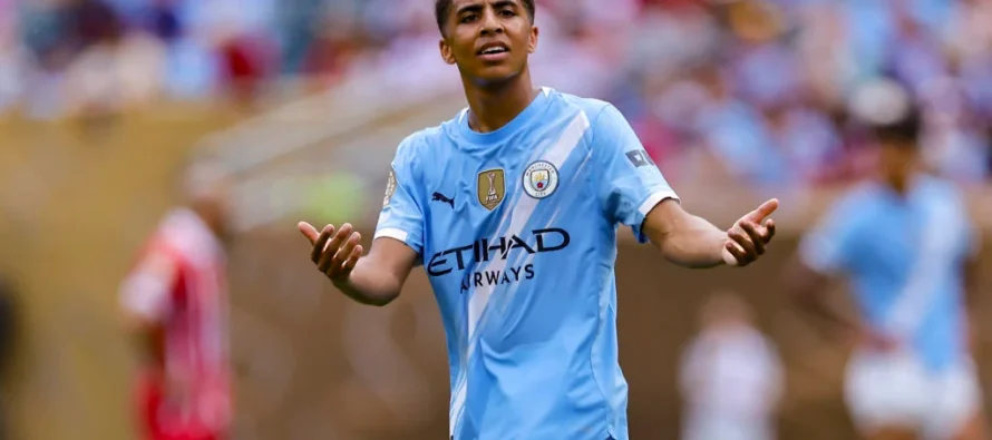 Nottingham Forest dështon në tentativën për Rico Lewis – City refuzon ofertën prej €25 milion plus bonuse