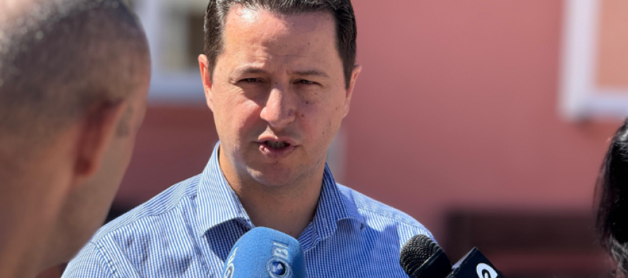 Kryetari Valbon Limani viziton Llakavicën, rikonstruksion i plotë i objektit shkollor