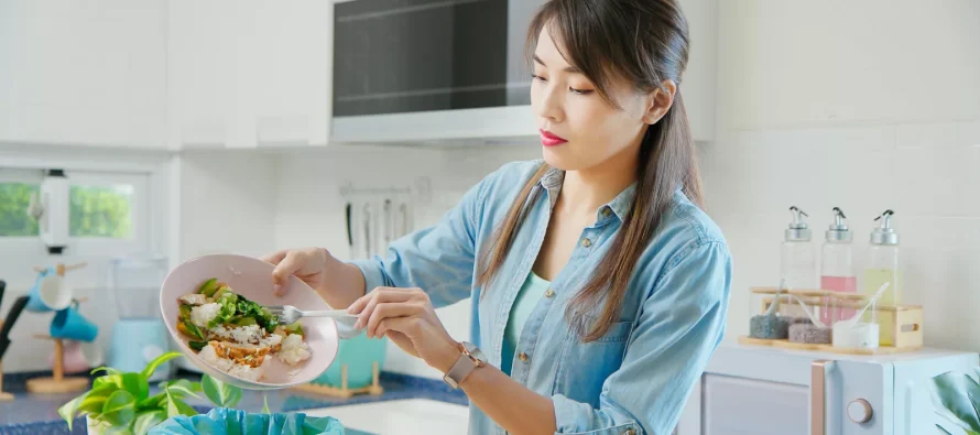 Si po ndihmon inteligjenca artificiale kuzhinat të shmangin shpërdorimin e ushqimit