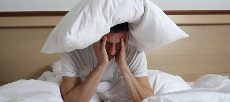 Të folurit në gjumë: fenomen i zakonshëm, jo problem shëndetësor