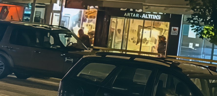 Arrestohen dy policë të dyshuar për grabitjen e argjendarisë në Gostivar, po kërkohen edhe persona të tjerë