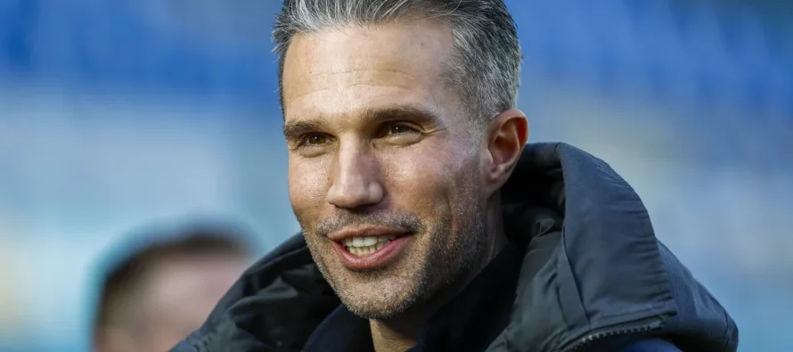 Robin van Persie po udhëheq një Feyenoord spektakolar në Eredivisie