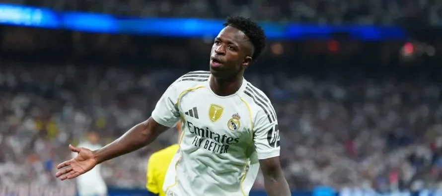 Florentino Pérez vazhdon besimin te Vinícius Júnior