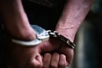 Kërcënoi ish-bashkëshorten në shtëpi, arrestohet 28-vjeçari në Shkup