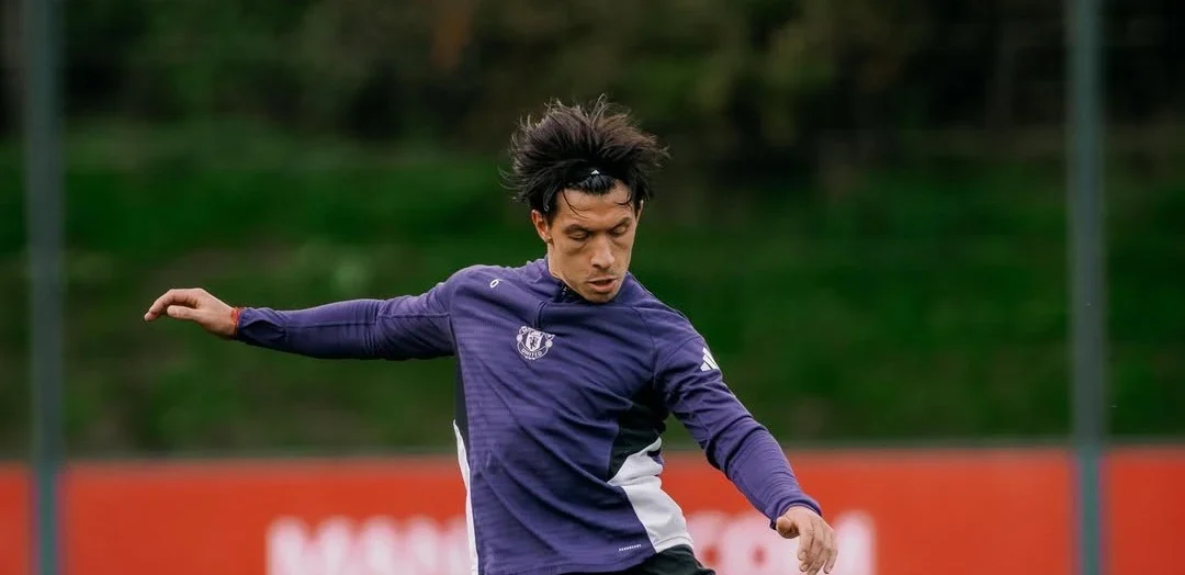 Lisandro Martínez i ofrohet Atlético Madridit  mbrojtësi mund të largohet nga Manchester United