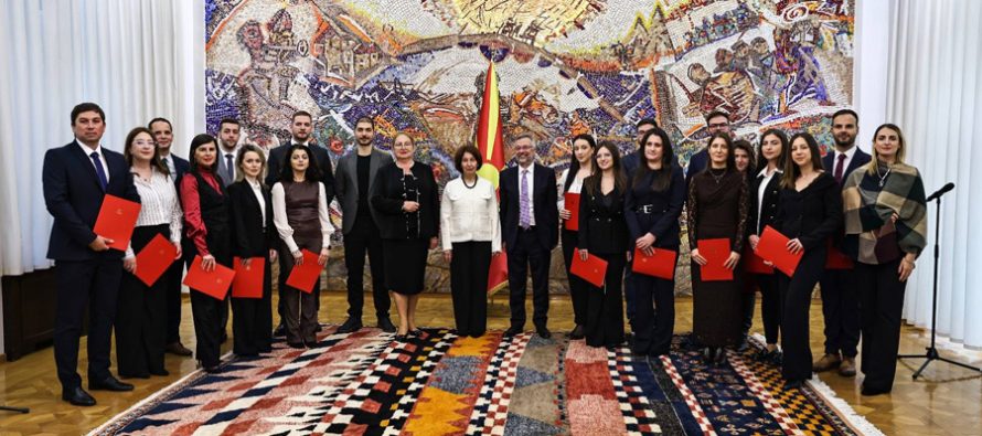 Asnjë student shqiptar në listën e bursave presidenciale për studime jashtë shtetit