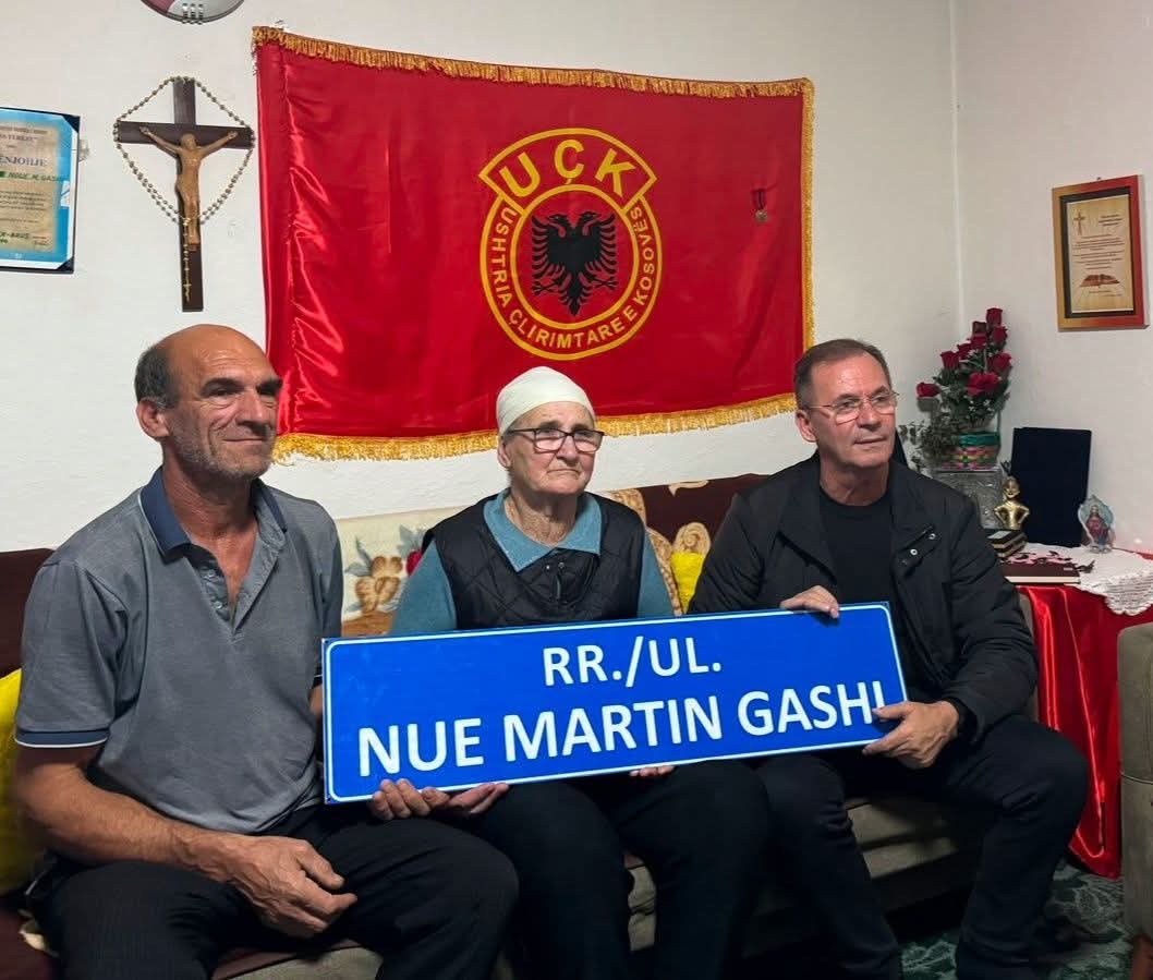 Kopja e tabelës  Rruga Nue Martin Gashi  i dorëzohet familjes Gashi