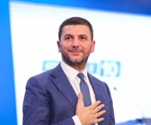 Memli Krasniqi jep dorëheqjen si kryetar i PDK-së, hapet rruga për konventë të re zgjedhore