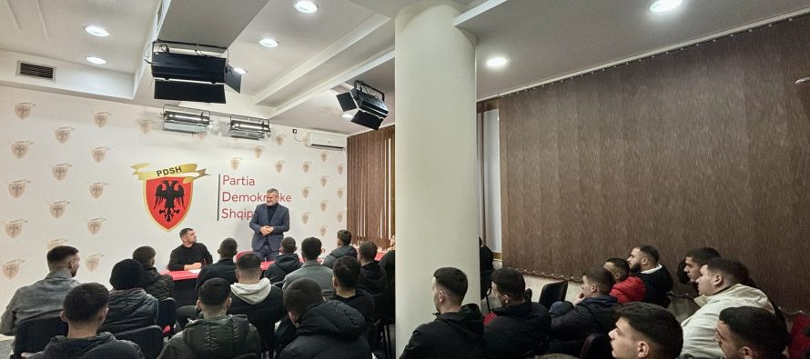 PDSH mirëpret grup të ri të rinjsh: “Rinia nuk pranon më të heshtë përballë pushtetit”
