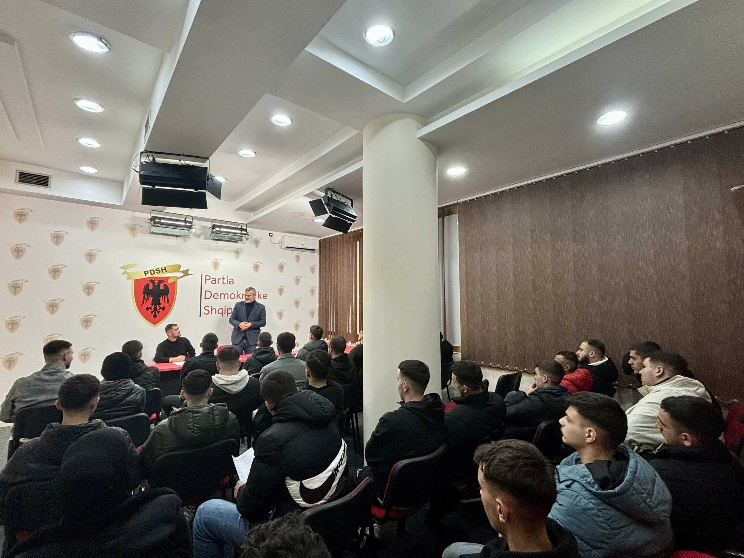 PDSH mirëpret grup të ri të rinjsh   Rinia nuk pranon më të heshtë përballë pushtetit 