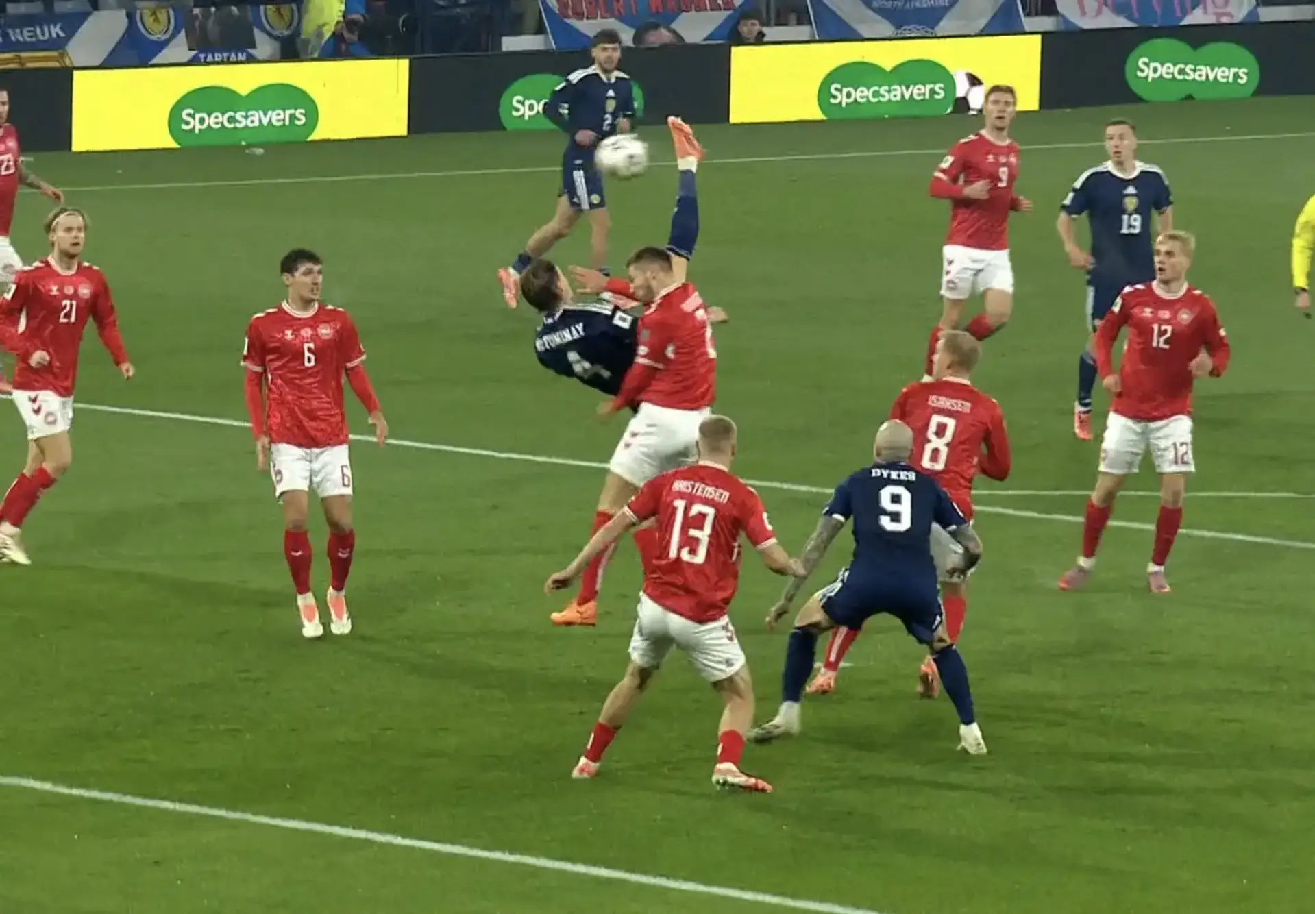 Scott McTominay shënon gol spektakolar me  bicycle kick  ndaj Danimarkës