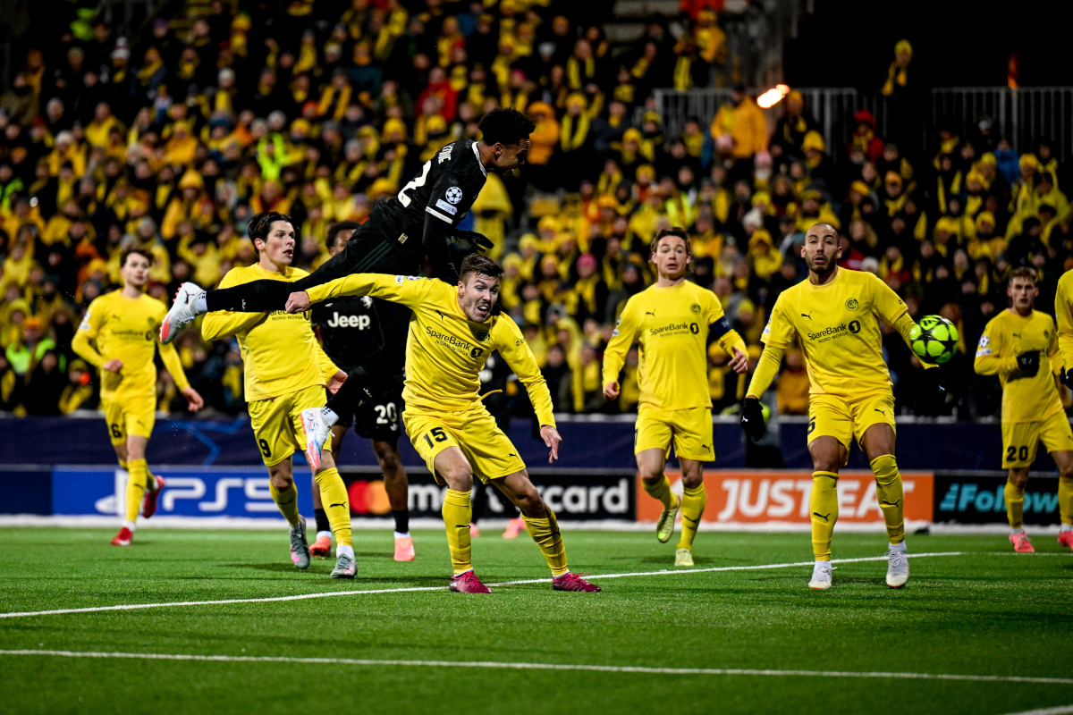 Juventusi me vuajtje gjen fitoren e parë në Champions League  Dortmund dhe Napoli bindin   Marseille përmbys Newcastle