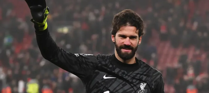 Alisson Becker ka shprehur mbështetje të plotë për trajnerin e Liverpoolit, Arne Slot