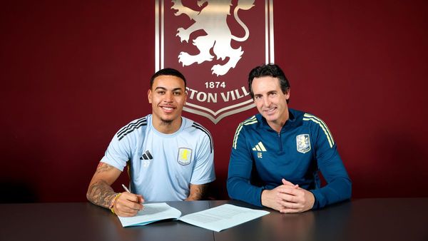 Morgan Rogers rinovon me Aston Villa deri në 2031