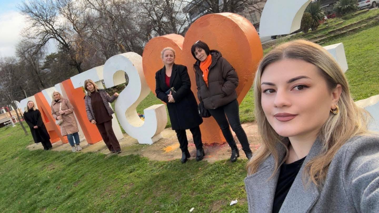 Mesazh kundër dhunës  Monumenti  Gostivari  ndriçohet portokalli nga qendra  Etika 