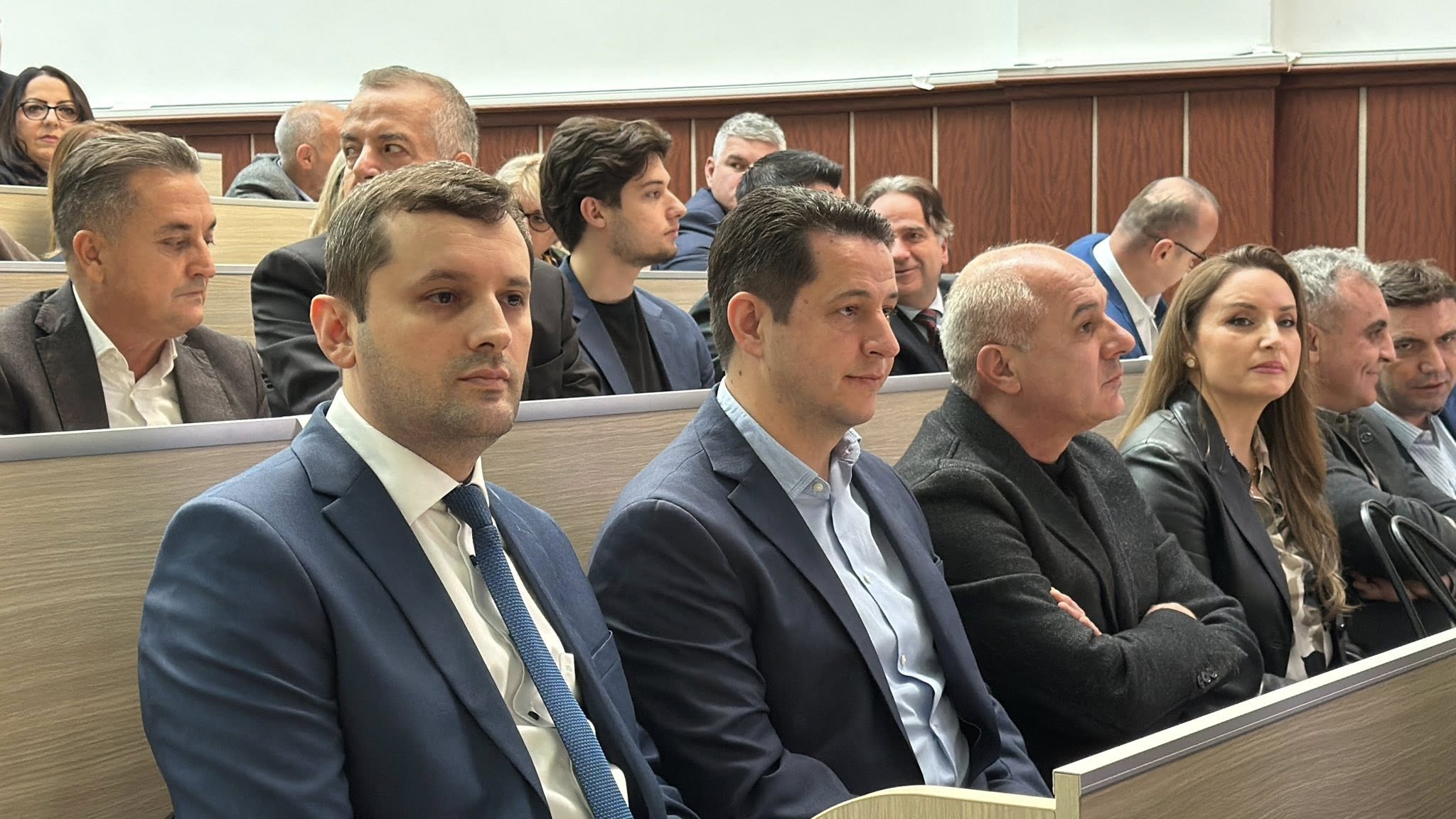 Limani në ceremoninë e UT së   Më 17 dhjetor 1994 u ndez drita më e madhe e dijes 