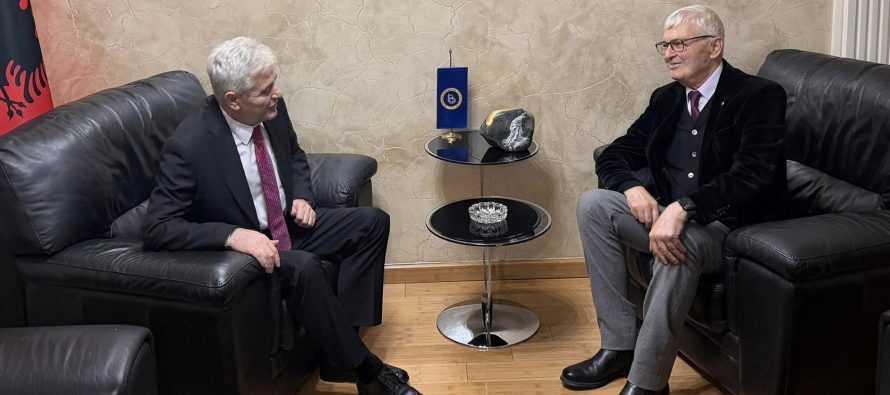 Ali Ahmeti pret Presidentin Rexhep Mejdani në selinë e BDI-së