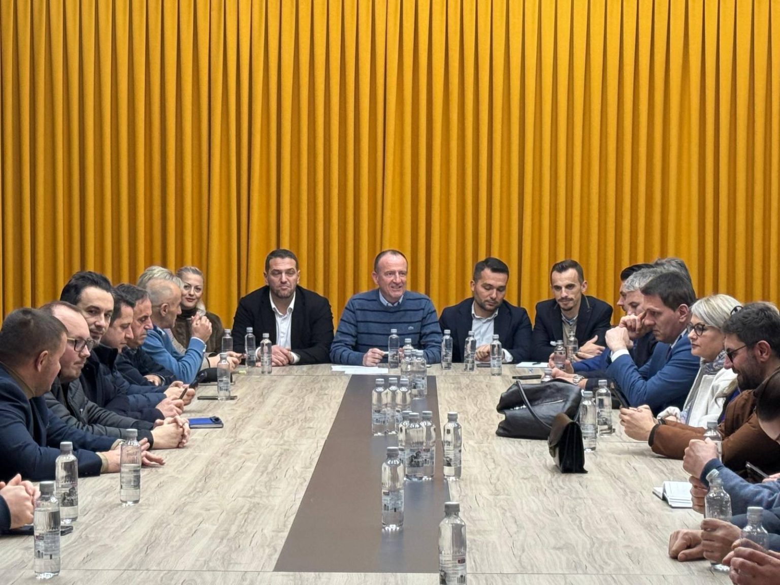 ASh Taravari thirrje shqiptarëve  Pa dallim bindjeve politike  bashkohuni masivisht në protestën e 13 dhjetorit