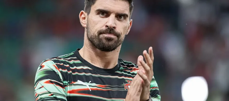 Man Utd planifikon të nënshkruajë Ruben Neves për të forcuar mesfushën