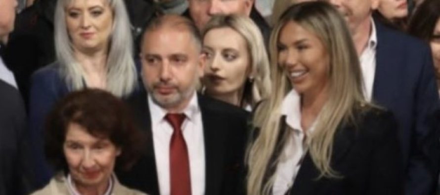 Programi për pritjen e Vitit të Ri në sheshin “Maqedonia”. A do të performon edhe Adelina Tahiri?
