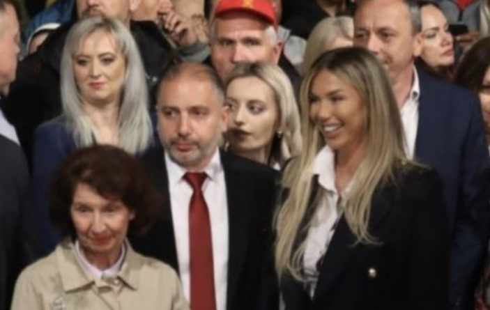 Pprogrami për pritjen e Vitit të Ri në sheshin  Maqedonia   A do të performon edhe Adelina Tahiri 