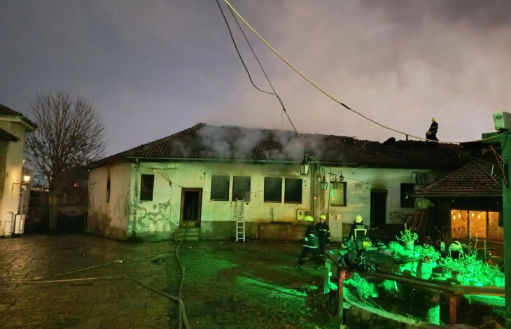 Nuk ka rrezik nga zjarri në Çarshinë e Vjetër, situata nën kontroll