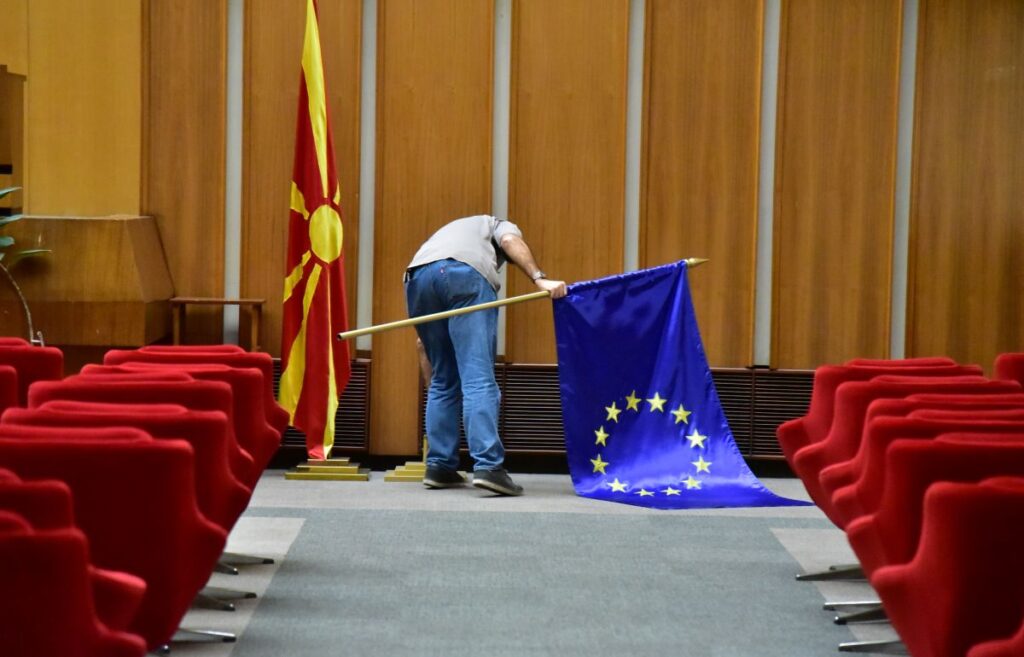 Ëndrra evropiane në pikëpyetje  25  e qytetarëve besojnë se Maqedonia e Veriut nuk do të hyjë kurrë në BE