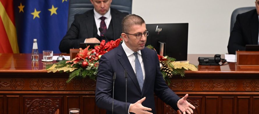 Mickoski–Filipçe përplasen në Kuvend për energjinë dhe çmimin e rrymës