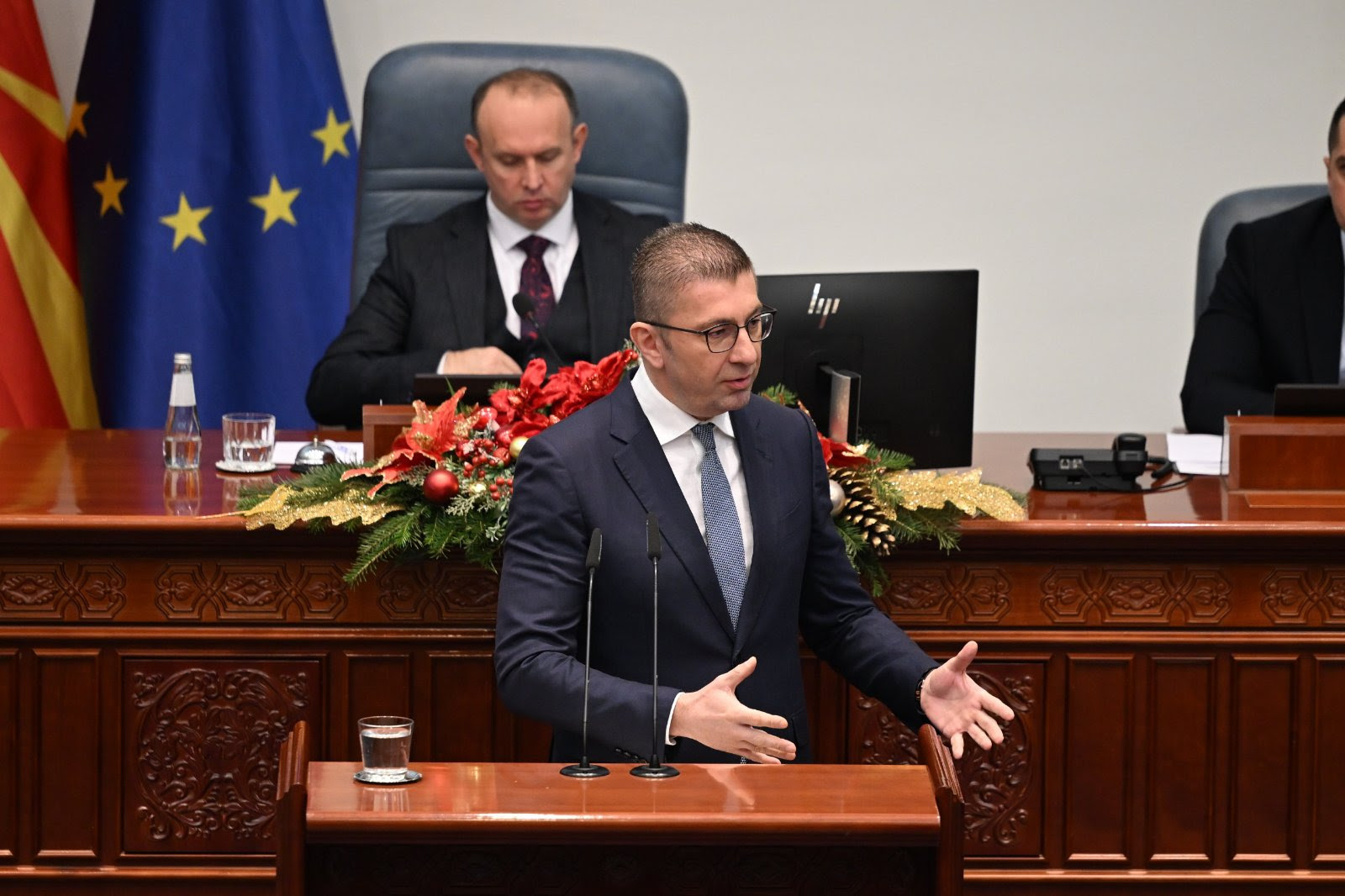 Mickoski–Filipçe përplasen në Kuvend për energjinë dhe çmimin e rrymës