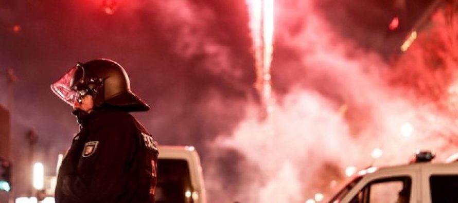 Gjermani: 2 të rinj ndërrojnë jetë pas shpërthimit të fishekzjarreve, disa të tjerë humbasin gjymtyrët