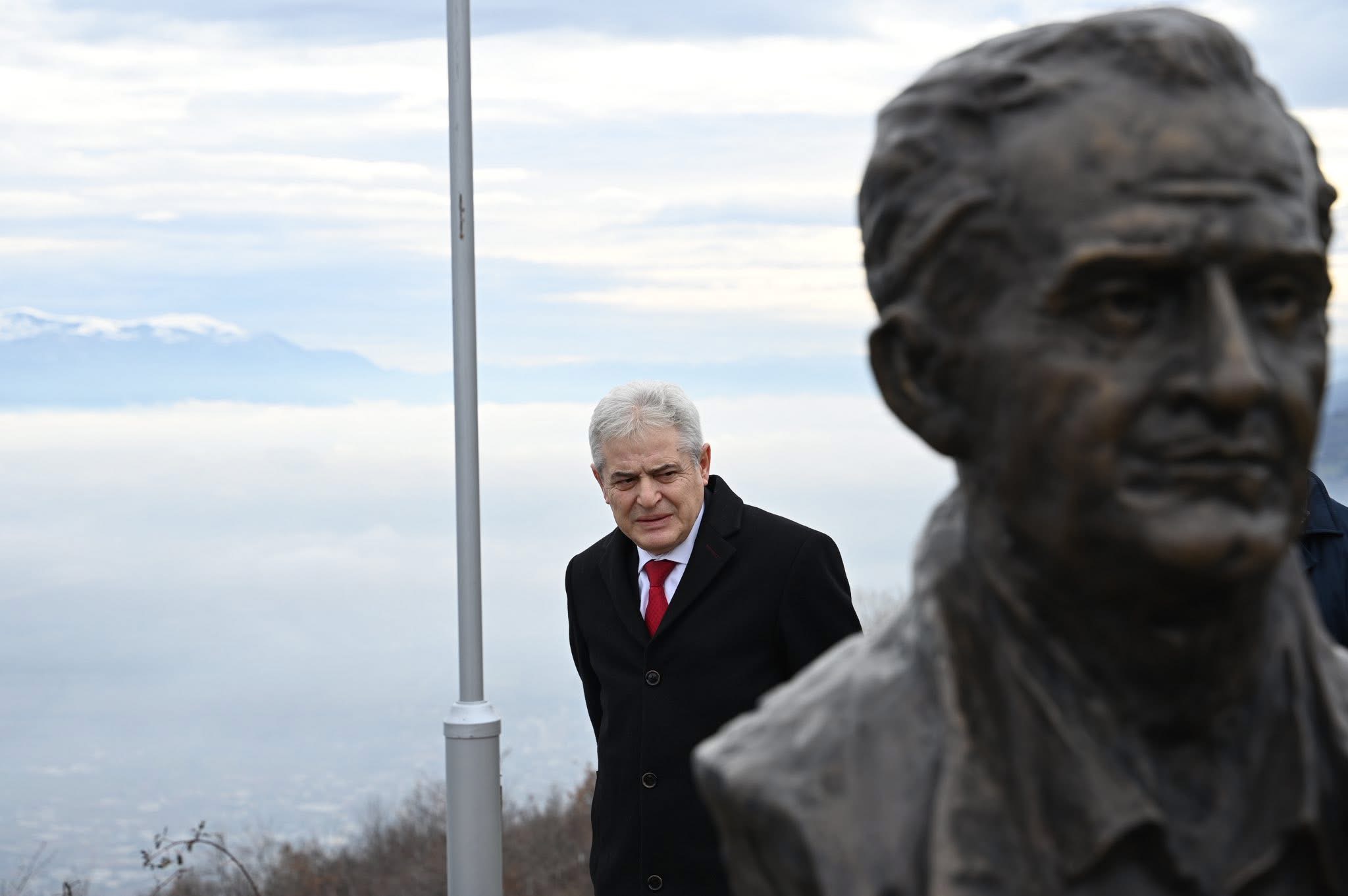 Ali Ahmeti përkujton 4 vjetorin e ndarjes nga jeta të Rafi Halilit