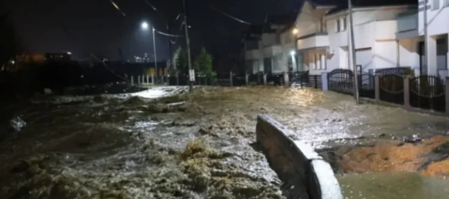 Vërshime në Kosovë: AME raporton situatën, disa komuna shtyjnë nisjen e mësimit