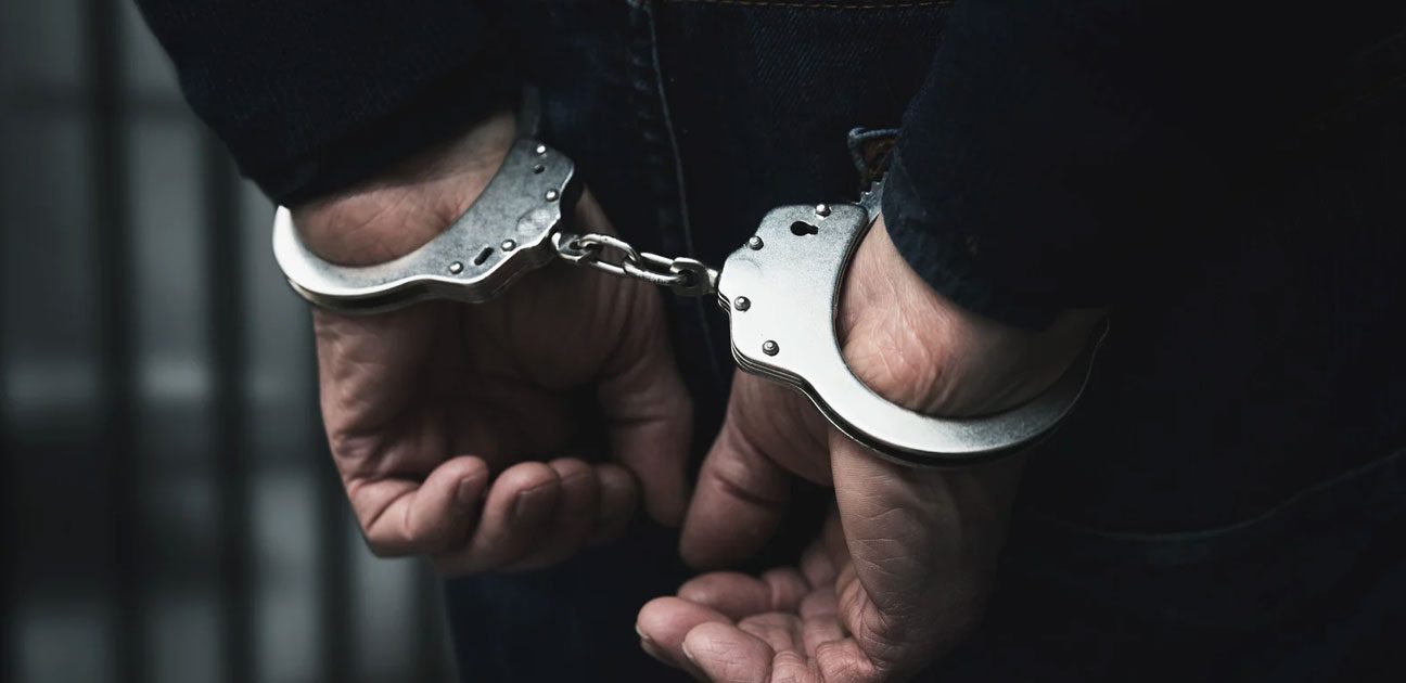 Gostivar  Arrestohet 44 vjeçari pas kërcënimeve ndaj bashkëshortes  ndërhyn vajza e mitur