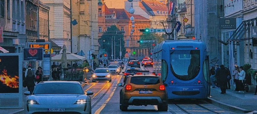 BE vendos dritat e reja të frenave për të gjitha makinat e reja nga korriku