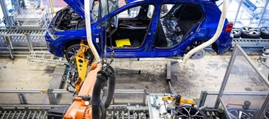 Industria gjermane humbi 124 mijë vende pune në 2025, sektori i automobilave më i godituri