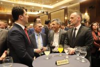 Mexhiti dhe Kasami po qeshen, por jo edhe Sali dhe Fetai