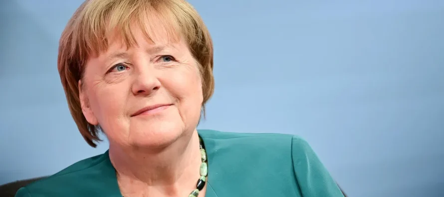 Angela Merkel rikthehet në kongresin e CDU-së pas viteve mungesë