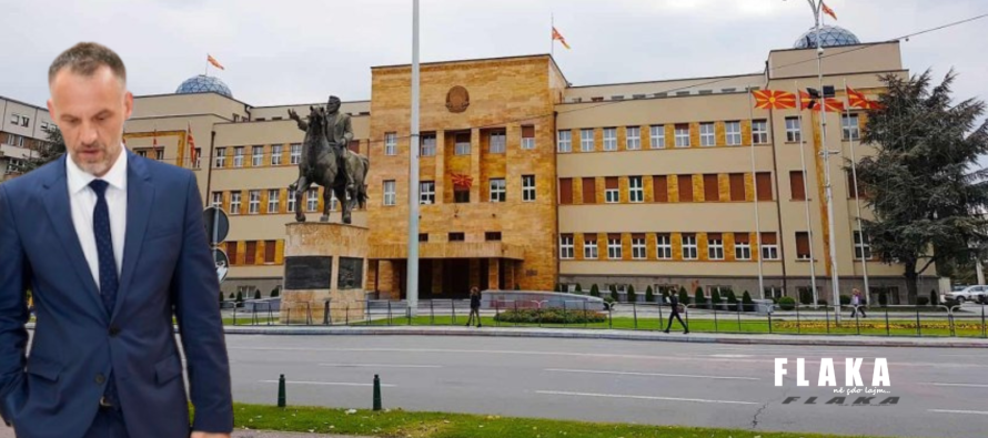 Arben Fetai mbetet pa asnjë deputet, Demiri dhe Musa rreshtohen krah Azir Aliut