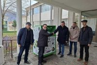 Vendosen kontejnerë për mbetje tekstile në shkollat e Gostivarit