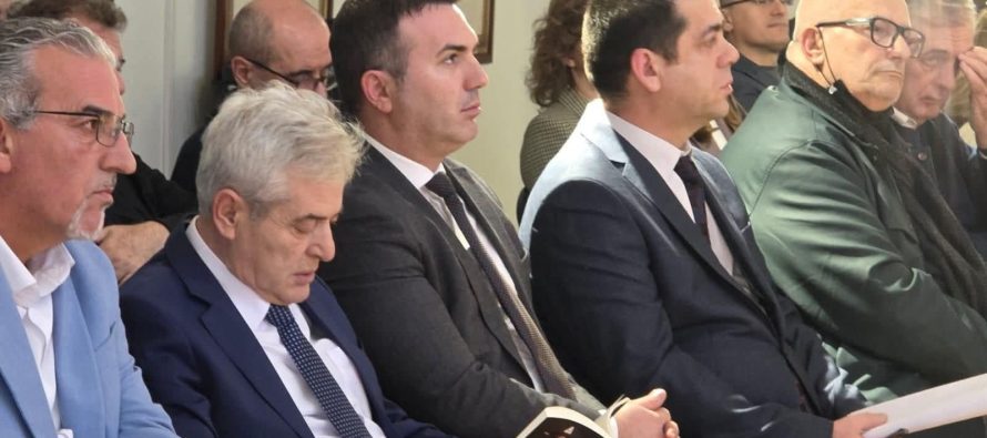 Ahmeti dhe Ademi në promovimin e librit për drejtësinë dhe Raportin Marty