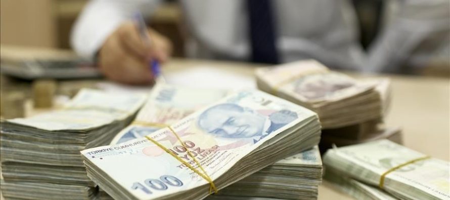 Turqia shtrëngon rregullat për bankat, synon të ndalë “paranë e nxehtë”