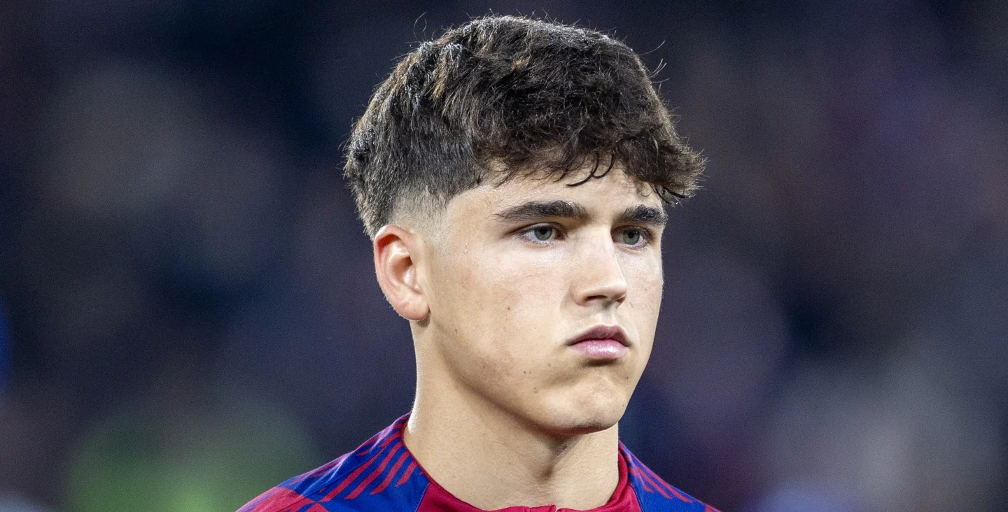Barcelona beson te Pau Cubarsí  Mbrojtësi 19 vjeçar shihet si kandidat për Topin e Artë