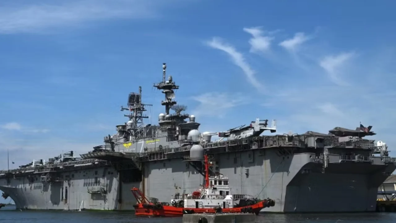 SHBA shton trupat  tenton kontrollin e ishullit që përbën 80  të eksporteve të naftës së Iranit