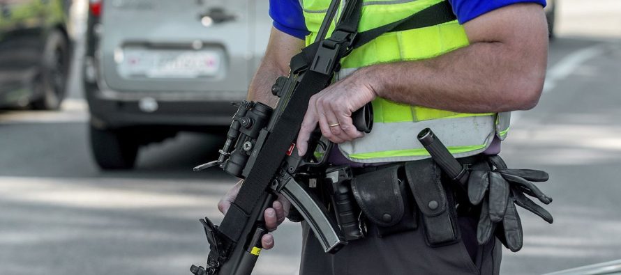 Alarm në Zvicër: Shqiptari qëllon me armë në rrugët e Aigle, kapet pas ndjekjeje dramatike!