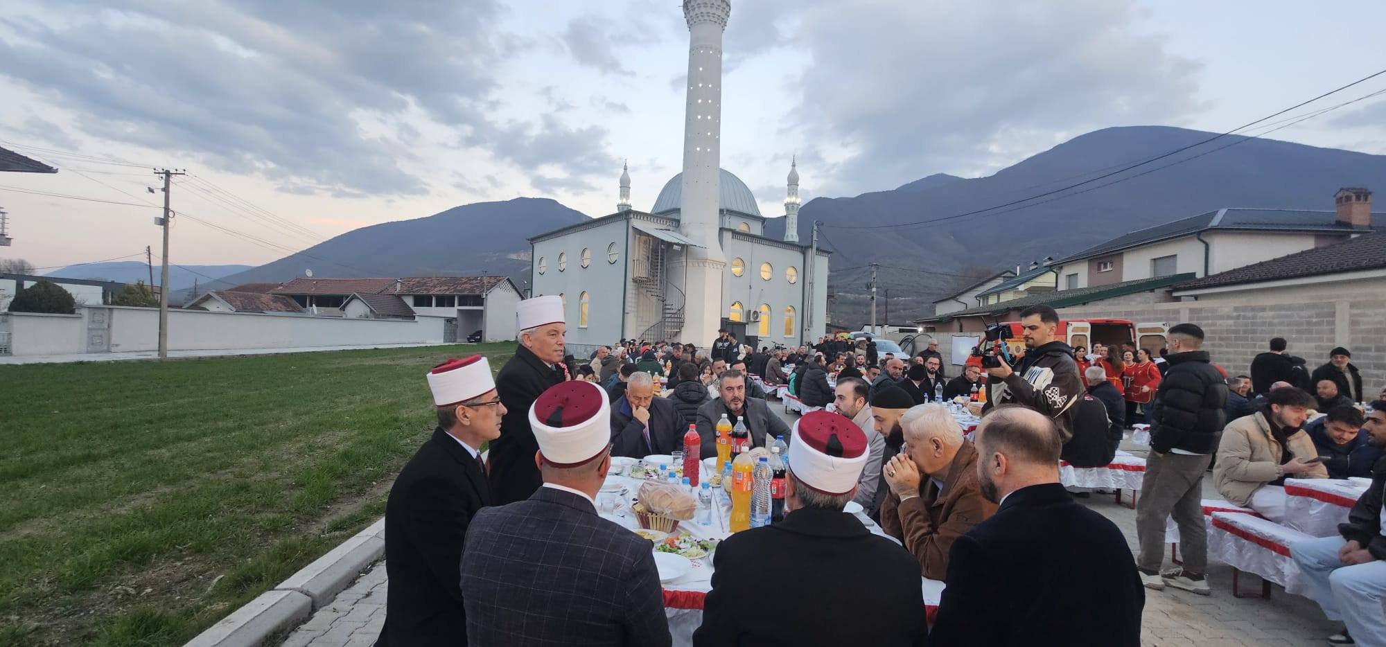 Hapet solemnisht xhamia e renovuar në Balindoll të Gostivarit