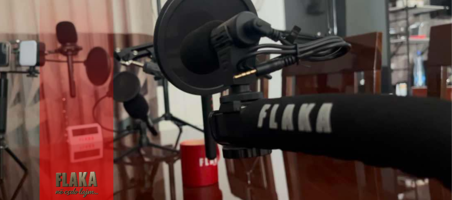 Urimi i redaksisë Flaka: Gëzuar 7 Marsin të gjithë mësimdhënësve!