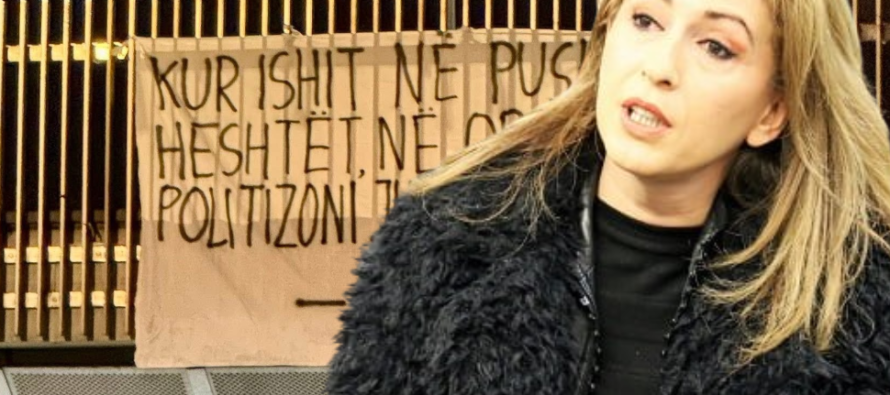 Breshëri reagimesh për pankartat në Shkup: Akuza për manipulim dhe “vjedhje” të zërit të studentëve