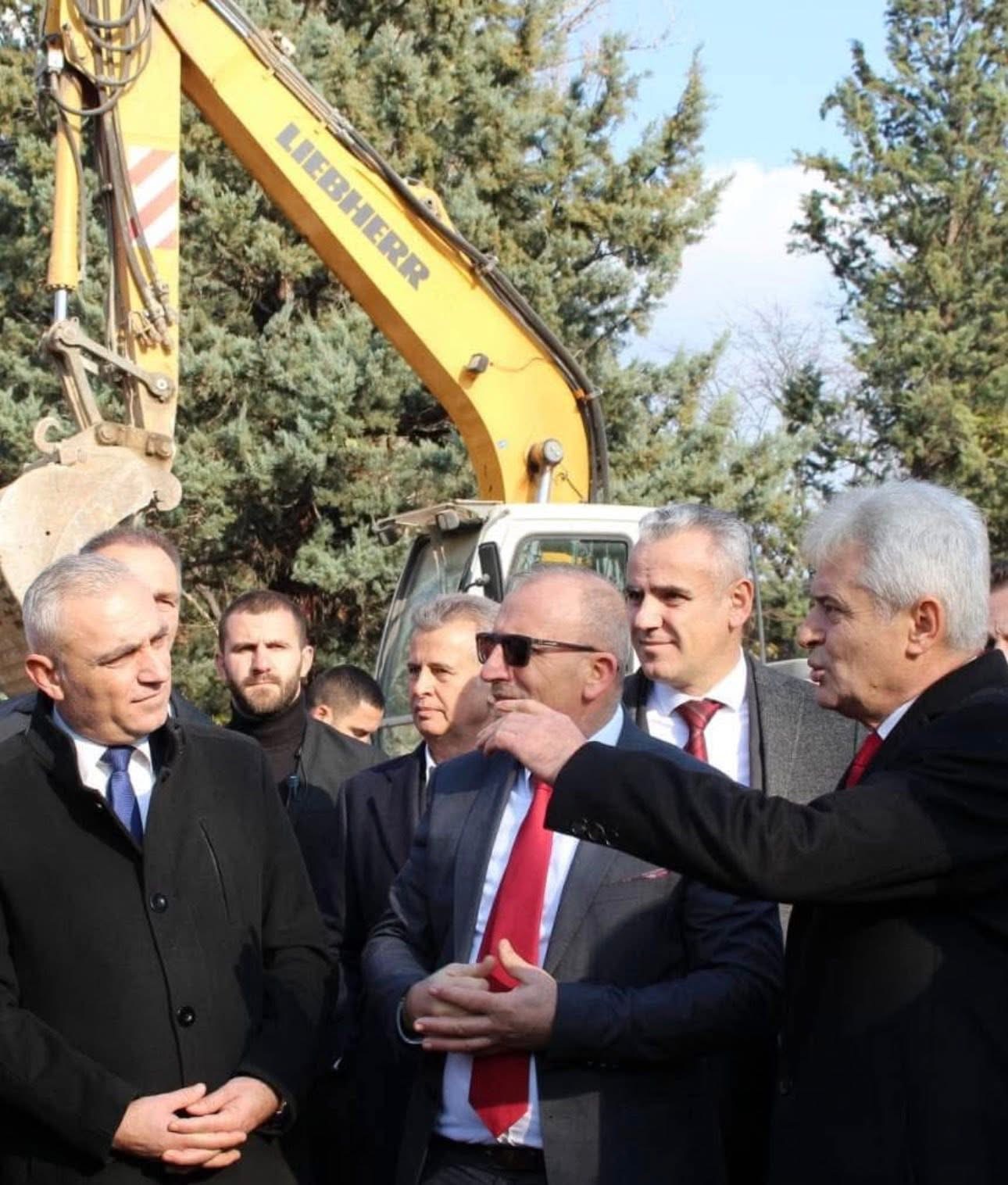 Rexhepi: Ali Ahmeti shumë më parë e ka shembur kazermën ku shërbente Ratko Mladiç